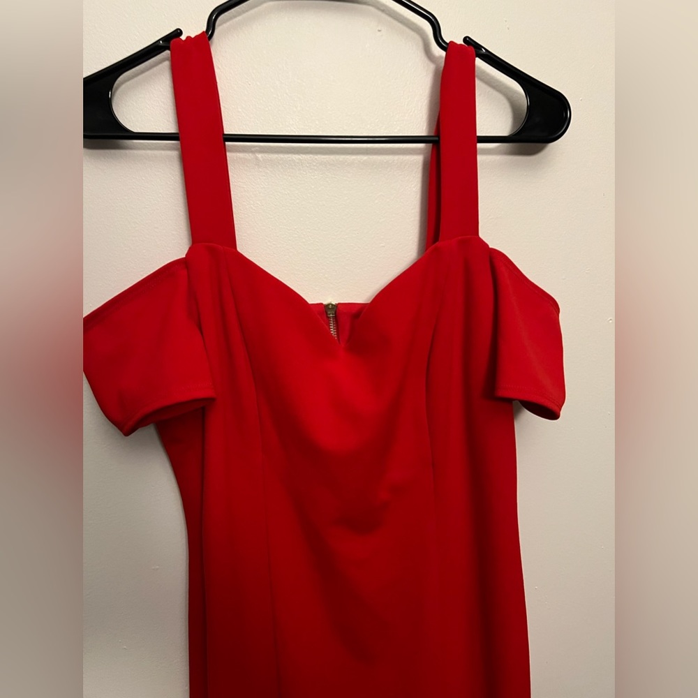 BISOU BISOU Peek-a-boo red shoulder body con cocktail dress‎ with zipper back